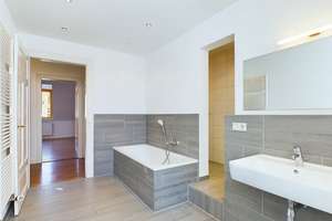 ZENTRALES WOHNEN IN WIESBADEN! 4-ZIMMER-DACHGESCHOSSWOHNUNG MIT SONNIGER TERRASSE – Die vollständige Adresse der Immobilie erhältst du vom Anbieter., 65185 Mitte, Wiesbaden – Vorschaubild 10