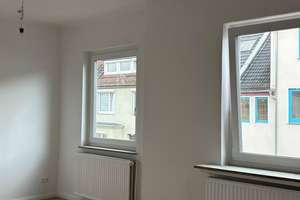 Frisch renovierte  4,5 Zimmern Whg. Mit  Balkon in Bremen – Fliederstraße 22, 28207 Hastedt, Bremen – Vorschaubild 8