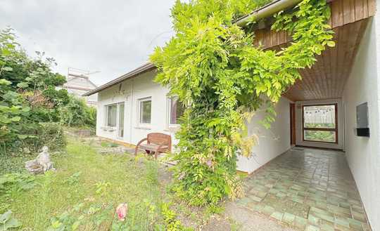 Charmantes Einfamilienhaus mit Balkon und großem Garten
