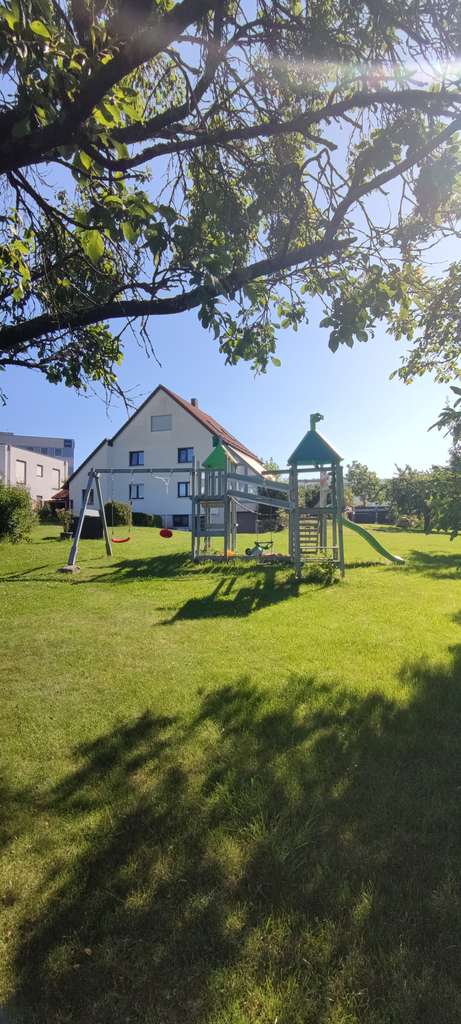 Immobilie in Schopfloch - Geräumiges 10,5-Raum-Haus in Schopfloch mit Wintergarten und wunderschönen Garten - Bild 3