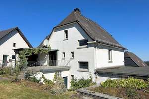Wohnen und Gewerbe kombiniert: Zweifamilienhaus mit separater Gewerbeeinheit im Herzen von Hirschber – Die vollständige Adresse der Immobilie erhältst du vom Anbieter., 59581 Warstein – Vorschaubild 4