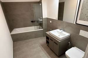 Vollmöbliertes Studio-Apartment mit EBK und eigenem Keller | verfügbar ab sofort! – Moltkestraße 31, 40477 Pempelfort, Düsseldorf – Vorschaubild 2