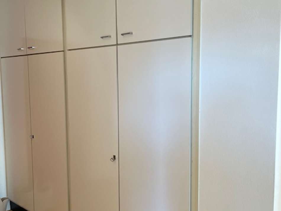 praktischer Wandschrank