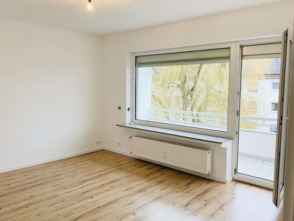 Immobilie in Großkrotzenburg - *** MODERNISIERTE, ungewöhnlich ansprechend geschnittene 3-Zi-Whg in guter Lage - BEZUGSFREI  !  *** - Bild 4