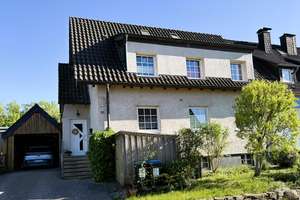 Mehrgenerationenhaus mit großem Garten in Herbeck