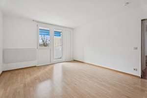 Schöne Wohnung mit 3 Zimmern und TG-Stellplatz! – Biberacher Straße 23, 89079 Wiblingen, Ulm – Vorschaubild 1