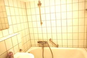 Sehr schöne und großzügige 2 Zimmer-Etagenwohnung mit Balkon – Epiphanienweg 15, 33739 Jöllenbeck, Bielefeld – Vorschaubild 4