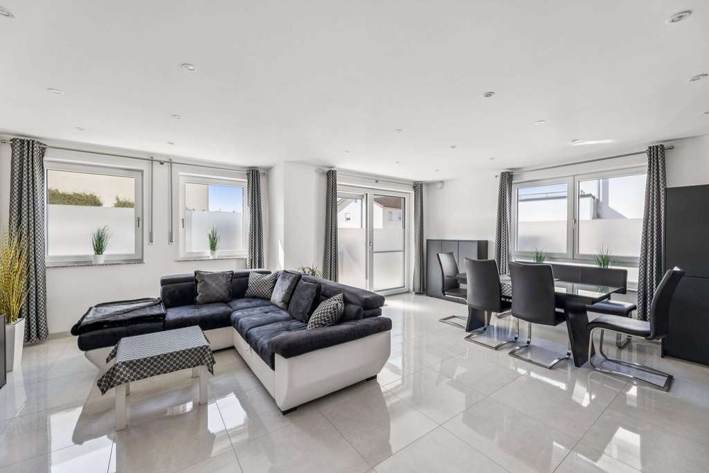 Immobilie in Arnstorf - Exklusives Wohngefühl auf zwei Ebenen! - Bild 0