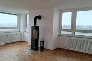 Helle 4-Zimmer-Wohnung mit Panoramablick und großem Balkon direkt am Wöhrder See in Nürnberg – Norikerstraße 19, 90402 Nürnberg – Vorschaubild 3