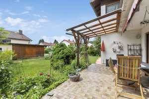 Großzügiges Haus mit vielseitigen Nutzungsmöglichkeiten und großem Garten in ruhiger Lage – Rosenheim (Kreis) – Vorschaubild 1
