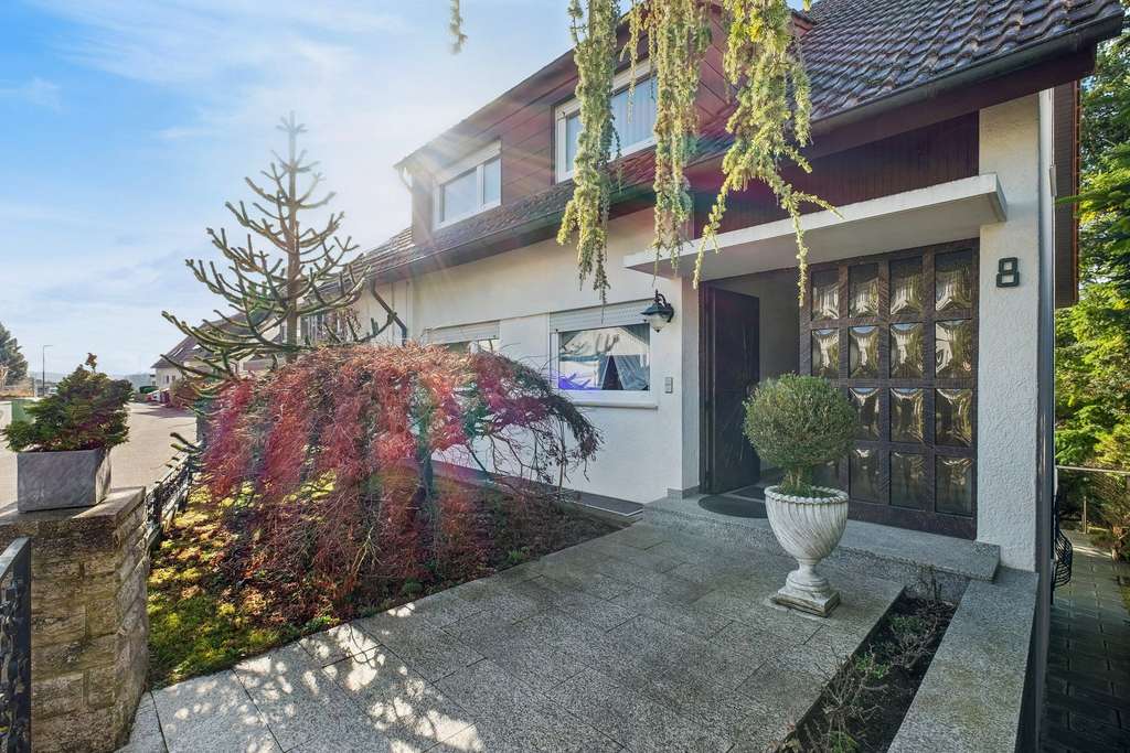 Immobilie in Löchgau - 1-2 Familienhaus in ruhiger Lage und großem Garten - Bild 1