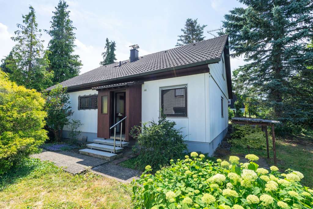 Immobilie in Laichingen - Einfamilienhaus mit viel Potenzial in sonniger Lage - Bild 3