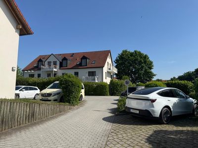 gemütliche 2 Zi. DG Whg mit TG in ruhiger Lage