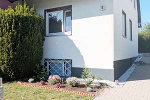 Großzügiges Ein- bis Zweifamilienhaus mit Garage und Garten! – Die vollständige Adresse der Immobilie erhältst du vom Anbieter., 95500 Heinersreuth – Vorschaubild 2