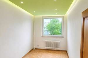 Attraktive 3-Zimmer-Wohnung mit Balkon, Aufzug, Stellplatz  – Plauener Straße 25, 30179 Vahrenheide, Hannover – Vorschaubild 3