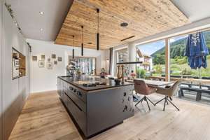 Exklusives Einfamilienhaus auf höchstem Niveau mit Einliegerwohnung in bester Lage von Hausham