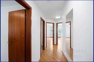 Geräumige 5-Zimmer Erdgeschoss-Wohnung mit barrierearmem Zugang & exklusivem Garten m. Direktzugang – Die vollständige Adresse der Immobilie erhältst du vom Anbieter., 80939 Freimann, München – Vorschaubild 4