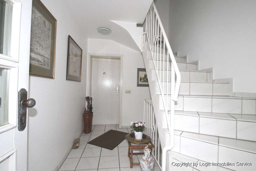 Immobilie in Rösrath - Träumen erlaubt ** Exklusive Maisonette-Wohnung mit Garten in einem Haus mit guter Ausstrahlung - Bild 2