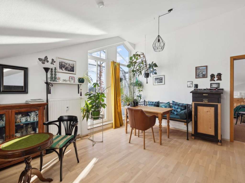 Immobilie in Kolbermoor - Charmante, vermietete  2-Zimmer-Dachgeschosswohnung  in Kolbermoor - Bild 2