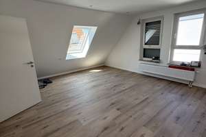 Erstbezug nach Sanierung | Moderne 2-Zi.-DG-Wohnung in Weilimdorf – Glemsgaustraße 62, 70499 Weilimdorf (Ortsteil), Stuttgart – Vorschaubild 1
