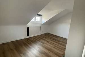 Reiheneckhaus mit Garten in Frankfurt-Heddernheim