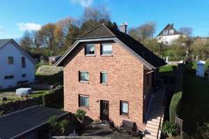 Provisionsfrei – Großzügiges Mehrgenerationenhaus mit Garten
