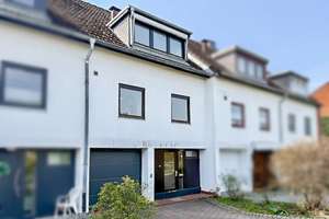Mittelreihenhaus mit kleinem Garten und großer Terrasse - ideal für kreative Modernisierung