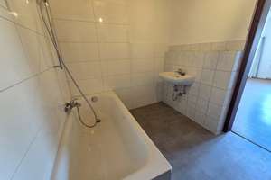 Stilvoll wohnen im Zentrum: 3-Zimmer-Wohnung mit Altbauflair am Marktplatz – Die vollständige Adresse der Immobilie erhältst du vom Anbieter., 96476 Bad Rodach – Vorschaubild 12
