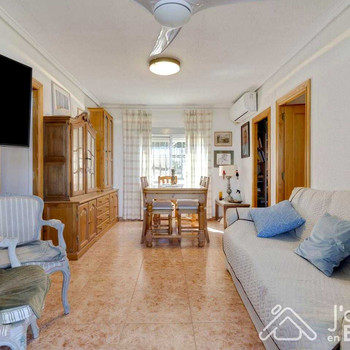 Geräumige Villa mit Pool in Monserrat