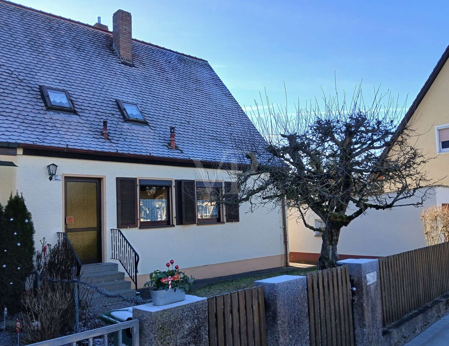 Leben in traumhafter Waldrandlage mit Modernisierungspotenzial und sonnigem Grundstück, Ansbach – Bild 3