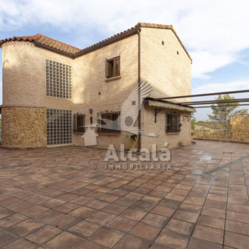 Exklusiver, individueller Architekten-Chalethaus in El Robledal, Villalbilla