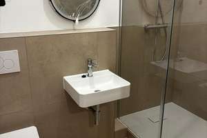 Sanierte Erdgeschoss-Wohnung mit Einbauküche, modernes Bad – Königsstraße 72, 41236 Rheydt, Mönchengladbach – Vorschaubild 3