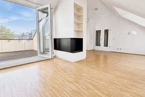 Exklusives 4-Zimmer-Dachgeschosswohnung in bester Josephsplatz-Lage