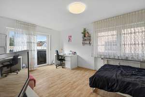 Attraktive Kapitalanlage in Neureut: Vermietetes Mehrfamilienhaus mit 8 Einheiten und Garagen – Die vollständige Adresse der Immobilie erhältst du vom Anbieter., 76149 Neureut, Karlsruhe – Vorschaubild 7