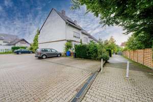Bad Homburg: Reihenmittelhaus - Raumwunder mit kleinem Garten und 2 Stellplätzen  – Die vollständige Adresse der Immobilie erhältst du vom Anbieter., 61350 Bad Homburg vor der Höhe – Vorschaubild 19