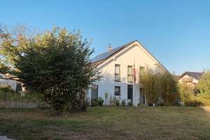 Provisionsfrei: Bezugsfertiges Energiesparhaus in Alleinlage mit PV-Anlage & Wärmepumpe