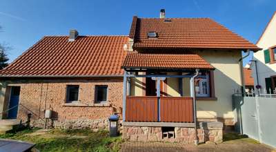 Alles, außer gewöhnlich: 2-Familienhaus mit separatem Gästehaus
