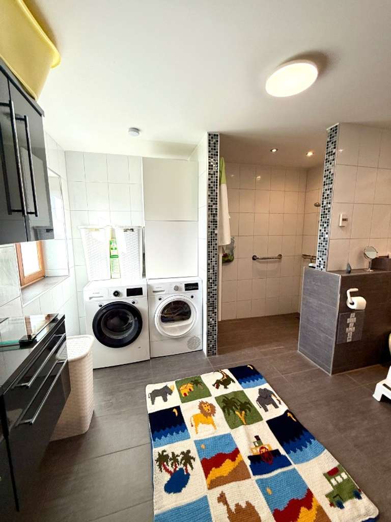 Immobilie in Burgkirchen an der Alz - Charmantes Einfamilienhaus mit Geschichte, großem Grundstück und vielseitigen Nutzungsmöglichkeiten - Bild 1