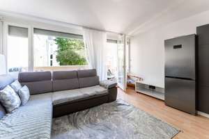 Vermietetes Apartment mit Loggia im Rückgebäude