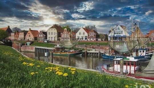 Bild von Nordsee-Flair trifft Energieeffizienz: Modernes Einfamilienhaus im idyllischen Fischerdorf Ditzum (E