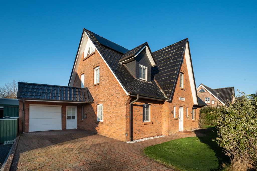 Immobilie in Norstedt - Optimal für Familien: großes, top-ausgestattetes und energieeffizientes Einfamilienhaus in Viöl. - Bild 0