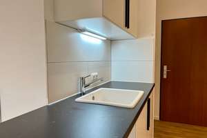 Uninahes möbliertes Apartment mit Balkon – Neuprüll 5, 93051 Kumpfmühl-Ziegetsdorf-Neuprüll, Regensburg – Vorschaubild 4