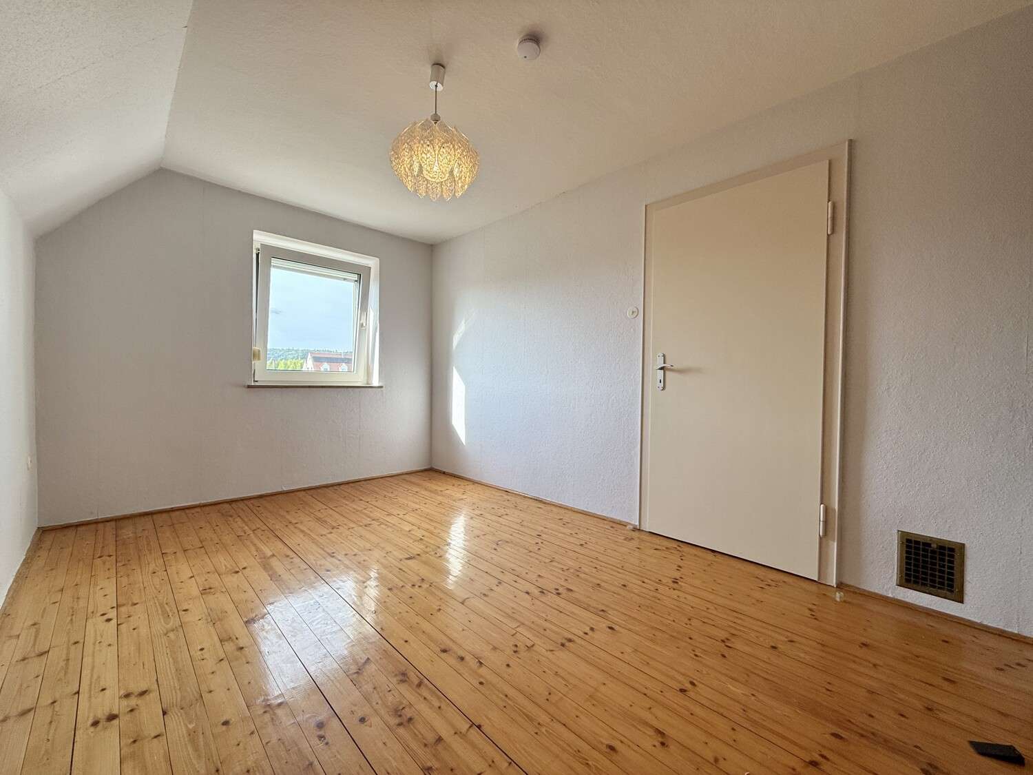 Immobilie in Tapfheim - Gepflegtes und charmantes Einfamilienhaus mit weitläufigem Garten - Bild 5