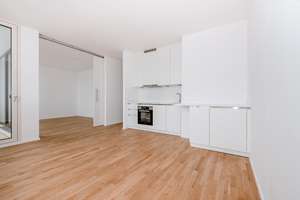 Moosach: Geräumiges 2-Zimmer-Studio