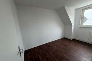 Licht, Ruhe, Zuhause – Charmante Dachgeschosswohnung mit Wohlfühlfaktor in Salzgitter-Bad – Am Ziesberg 18, 38259 Salzgitter-Bad, Salzgitter – Vorschaubild 3