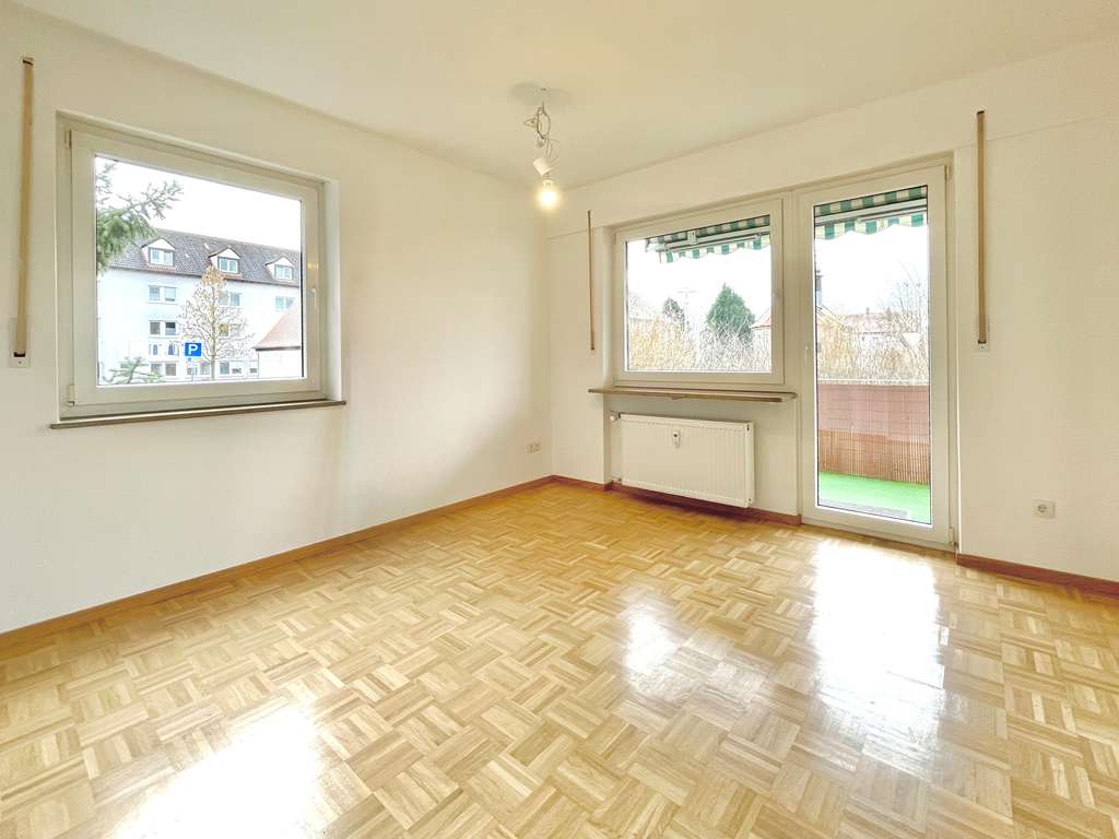 Immobilie in Hallstadt - Renovierte EG 4-Zimmer WHG mit Balkon, Einbauküche und Garage - Bild 3