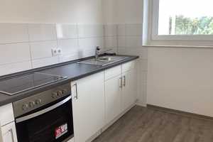 Reinkommen und Wohlfühlen: saniertes 1-Zi.-Appartment mit Balkon und Aufzug, sofort anmietbar! – Brüder-Grimm-Ring 10, 23560 Lübeck – Vorschaubild 3