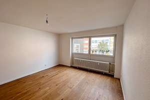 Frisch renovierte, wunderschöne 3-Raum-Wohnung mit Einbauküche!