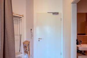 Kompakte 2-Zimmerwohnung für 2 Personen - Balkon zur Vormittagssonne – Osnabrücker Straße 27, 10589 Charlottenburg, Berlin – Vorschaubild 13