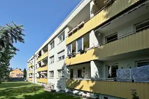 NÜRNBERG-ALTENFURT: GEPFLEGTE 3-ZI-HOCHPARTERRE-WOHNUNG MIT GROSSER LOGGIA UND EINZELGARAGE – Nürnberg – Vorschaubild 29